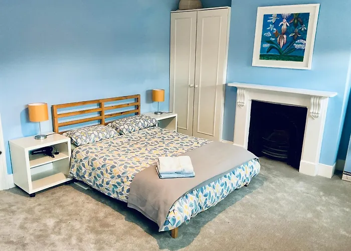 Cosy Three Bedroom Hither Green Victorian House